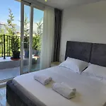 Penthouse With A View 地拉那