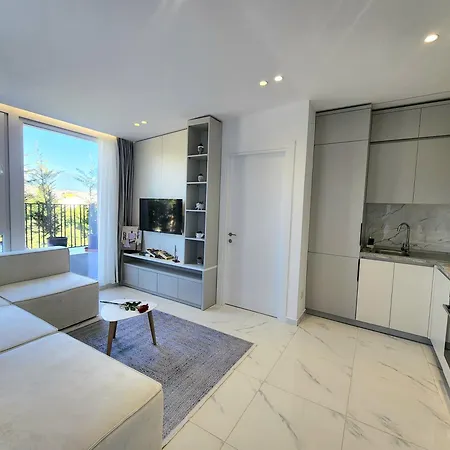 דירה Penthouse With A View טיראנה