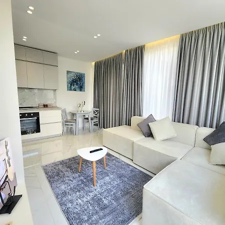 דירה Penthouse With A View