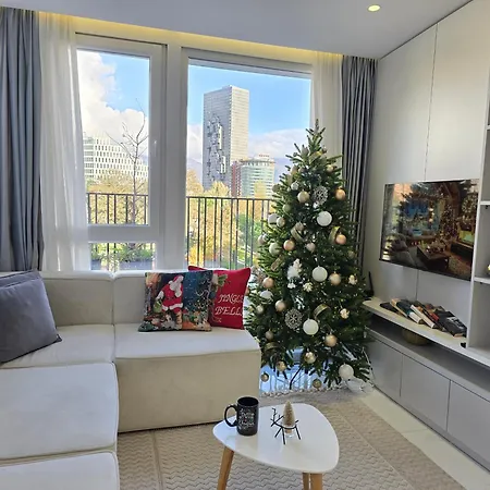 Penthouse With A View 公寓 地拉那