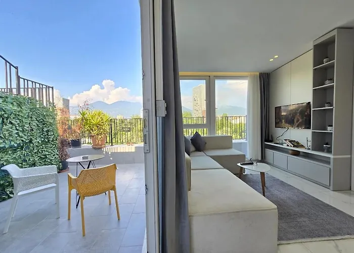 Penthouse With A View *